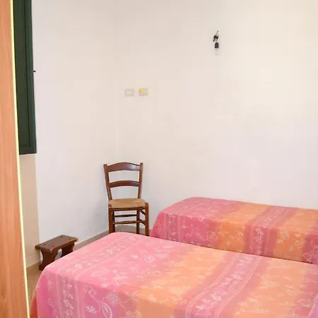2 Bedrooms With Sea View And Furnished Balcony At 4 Km Away From The דירה